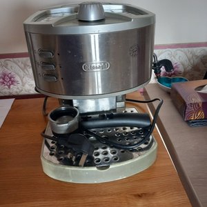 Photo of free DeLonghi Coffee Machine - SPARES OR REPAIRS - does not work (Grimsbury OX16)