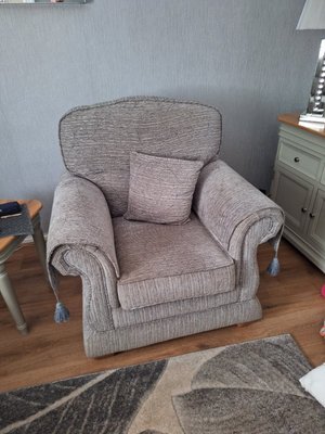 Photo of free 3seater sofa,1arm chair (Knotty Ash L12)
