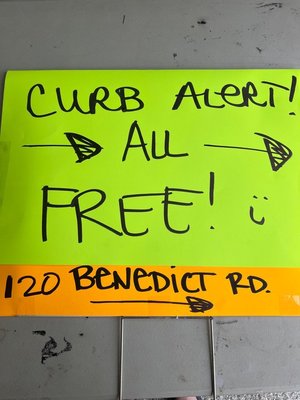 Photo of free CURB ALERT! Saturday May 11 (Pittsford)