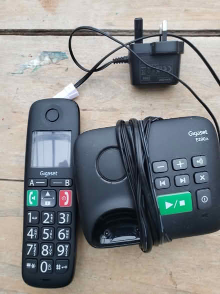 Photo of free Gigabit landline phone with answer machine. (Great Asby CA16)
