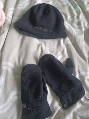 Photo of free Hat and mittens (Northern va)