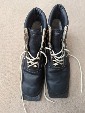 Photo of free XC 3 pin boots sz 44 (Pepperell, MA)