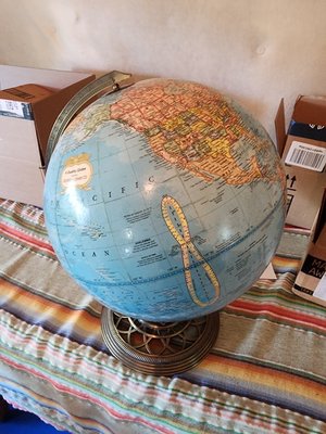 Photo of free Globe (Central District/Madrona)