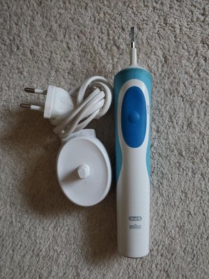 Photo of free Charging base Toothbrush (Hemel Hempstead)