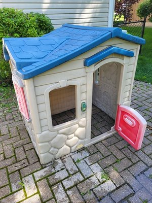 Photo of free Kids' Step2 Outdoor Play House (Elgin near St. Joe's Hospital)