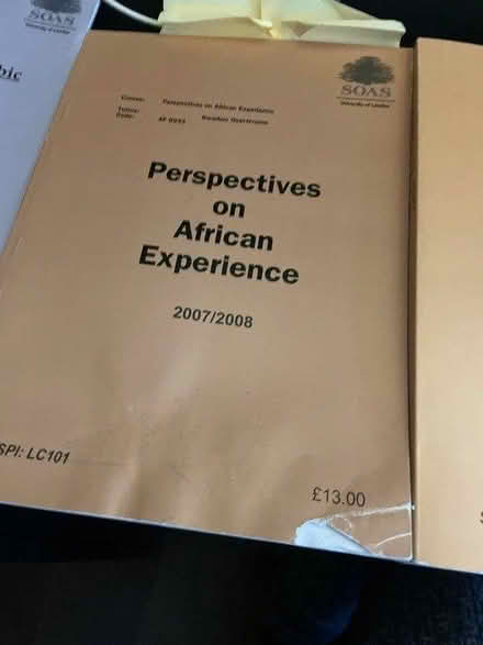 Photo of free SOAS Uni study books 2007-08 (SE28)