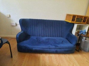Photo of free Blue velvet couch (NW1 mornington crescent)