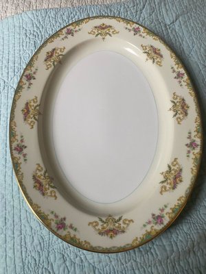 Photo of free Large platter (West Catonsville)