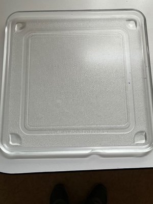 Photo of free Glass microwave tray (Hintonburg)
