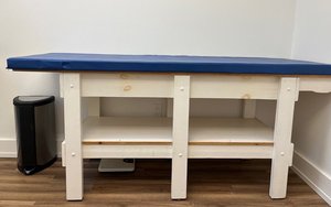 Photo of free Treatment table or work bench (Yonge/Finch)