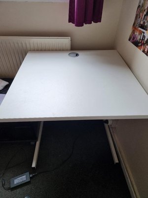 Photo of free Desk (E14)