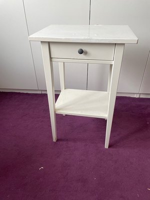 Photo of free Lovely bedside table white (CT5)
