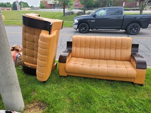 Photo of free Curb alert Leather sofa set (McCowen/Raymerville area)