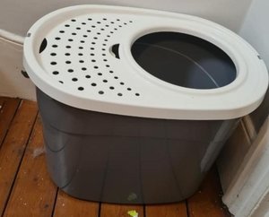 Photo of free Top entry cat litter box (Hornsey/Crouch End N8)