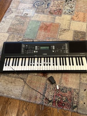 Photo of free Yamaha keyboard (Greenwich village)