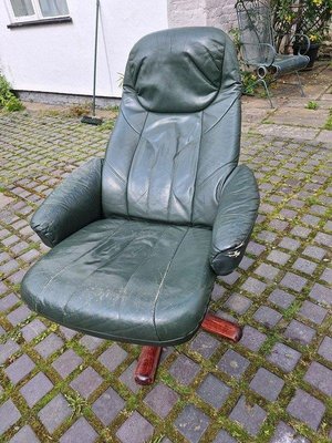 Photo of free Green leather single chair (Chirk LL14)