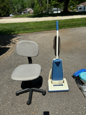 Photo of free Various items (Watkins Lake Rd and Dixie Hwy)