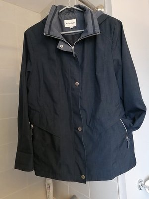 Photo of free Spring/Fall Coat (Lakeview, close to Bayshore)