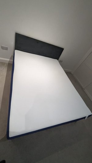 Photo of free King size memory foam mattress (LU2)