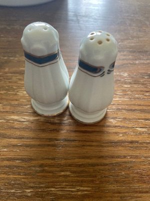 Photo of free Salt and pepper pots (Gyle EH12)