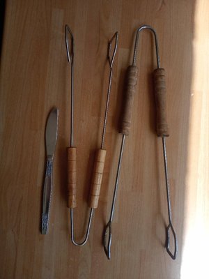 Photo of free BBQ tongs (Franklands Village RH17)