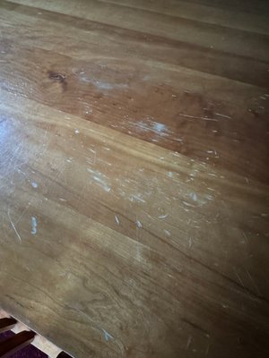 Photo of free Dining room table and chairs (Williamsburg)