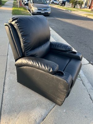 Photo of free CURB ALERT - chair great shape (Hawthorne)