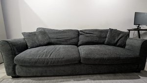 Photo of free Sofa (LU2)
