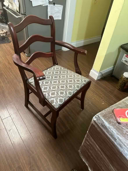 Photo of free Drop-leaf mahogany table & 4 chairs (Old North)