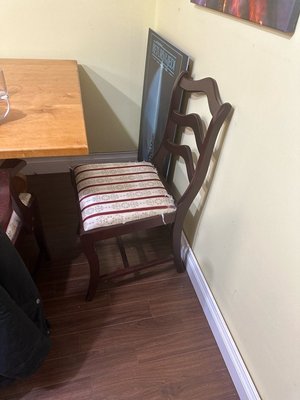 Photo of free Drop-leaf mahogany table & 4 chairs (Old North)