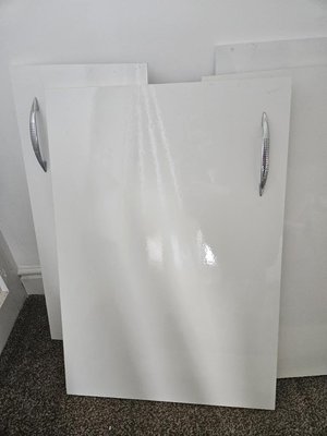 Photo of free 10 x kitchen unit doors w/ handles (Oatlands/Gorbals G5)