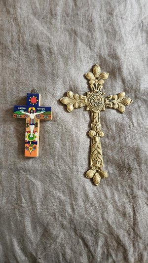 Photo of free Two crosses from El Salvador (Kew Gardens Queens)