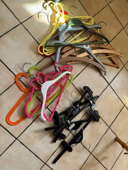 Photo of free Bundle of clothes hangers (Kidlington OX5)