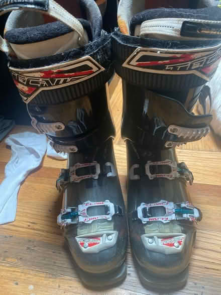 Photo of free Size 7.5, 305mm Tecnica Ski Boots (Lake Merritt) #1