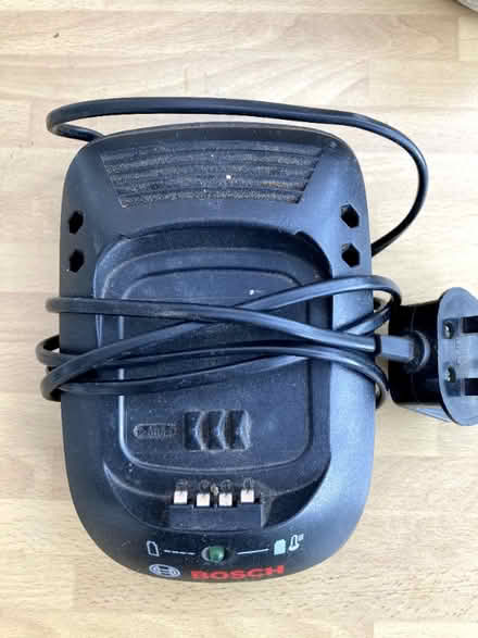 Photo of free Bosch 18v battery charger (Lower Wolvercote OX2)