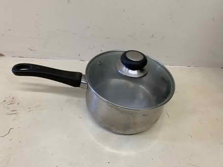 Photo of free Medium sized saucepan with glass lid. (Bozeat NN29)