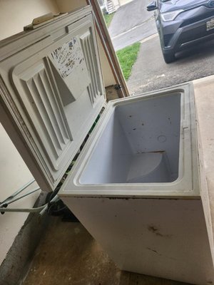 Photo of free Whirlpool chest freezer for parts? (20721)