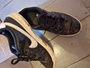 Photo of free Nike trainers size 6 - need a clean (Linden GL1)