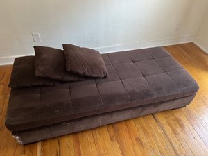 Photo of free couch/bed (La Crescenta, CA)