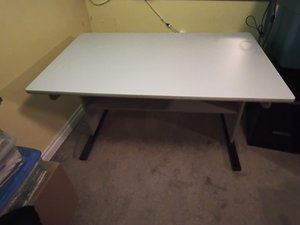 Photo of free Solid desk (Kitsilano)