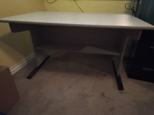 Photo of free Solid desk (Kitsilano)