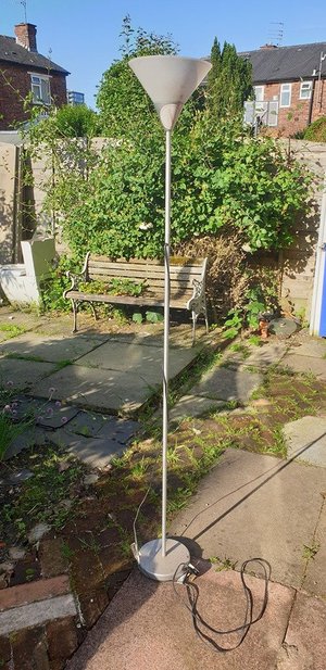 Photo of free Working standing lamp (Old Trafford, M16)