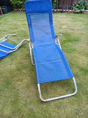 Photo of free 2 very comfy garden loungers (surbiton KT6)