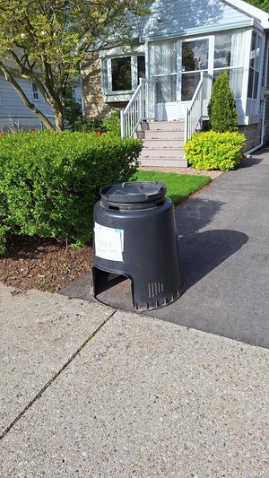 Photo of free Composting bin (Scarborough/Toronto)