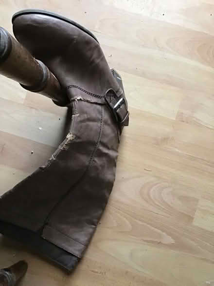 Photo of free Leather boots, tan, size 39 (Garden City OX5)