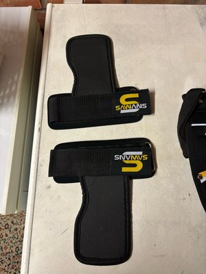 Photo of free Weightlift grips (CV3)