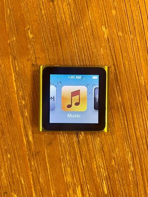 Photo of free Working green iPod shuffle (Newtonville)