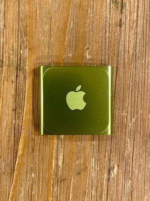 Photo of free Working green iPod shuffle (Newtonville)