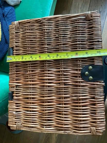 Photo of free Small picnic basket (Knockholt/Dunton Green TN14)