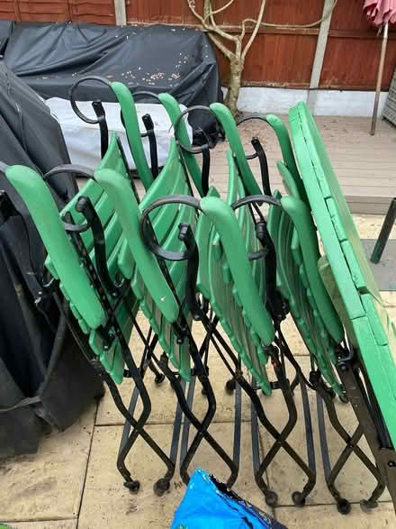 Photo of free Garden table and 4 chairs (Solihull B90)